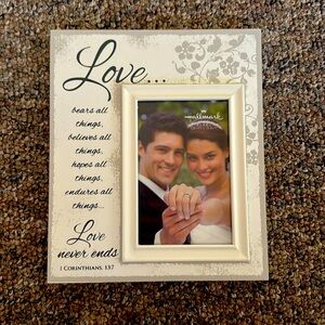Picture frame-‎ 4 X 6 Love bears all things…